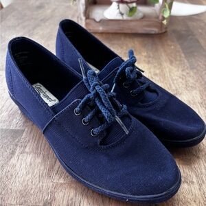 Grasshoppers women’s navy oxford